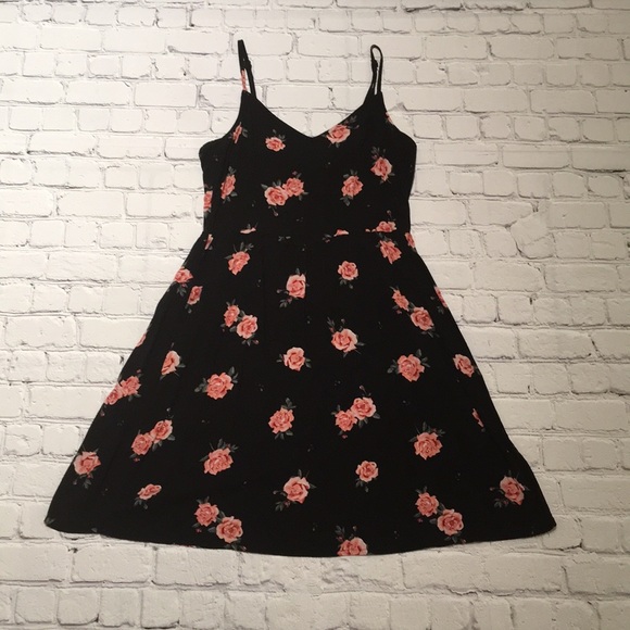Divided Floral Dress Size 6 - Picture 1 of 10